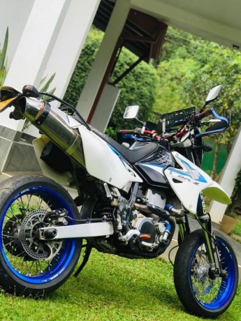 suzuki-drz-400cc-k9-limited-edition-big-5