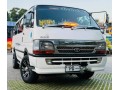 toyota-hiace-small-0