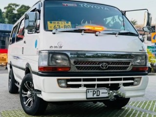 toyota-hiace