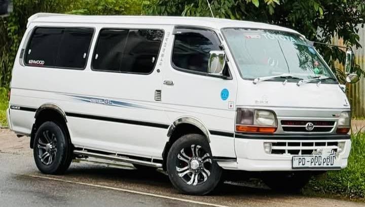 toyota-hiace-big-8