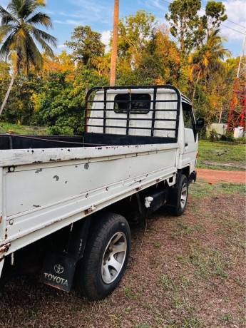 toyota-dyana-lorry-big-3