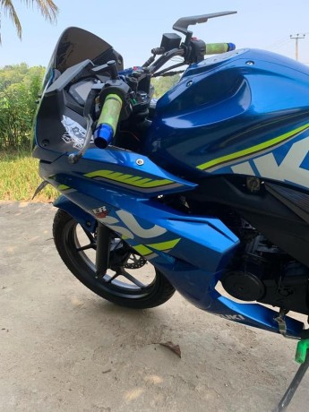 suzuki-gixxer-150-big-1