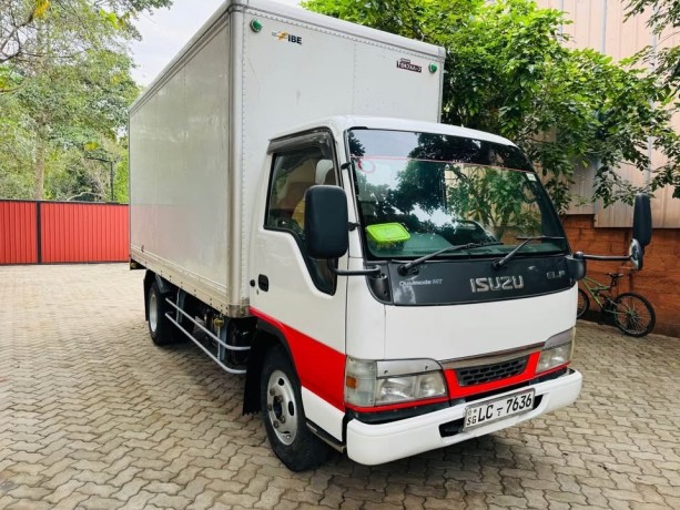 isuzu-elf-full-body-big-1