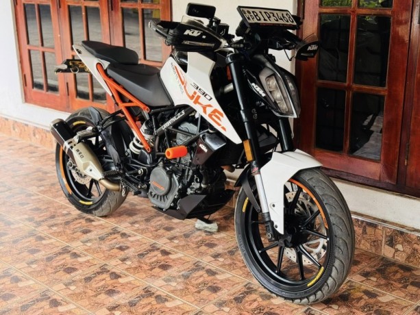 ktm-duke-europe-version-big-2