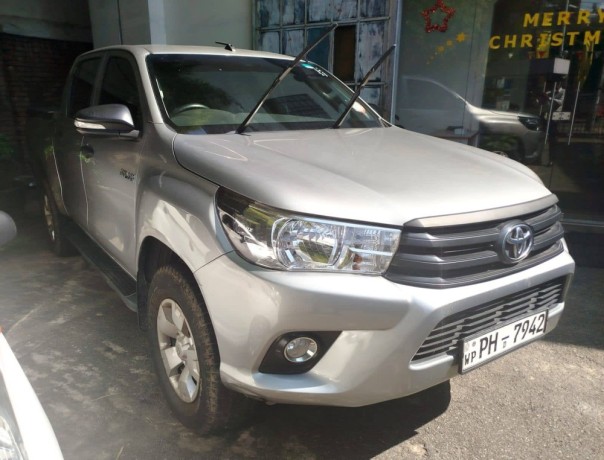 toyota-hilux-big-2