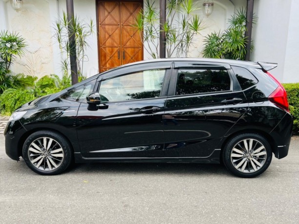 honda-fit-gp5-s-grade-big-9