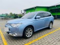 mitsubishi-outlander-phev-small-0