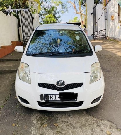 toyota-vitz-2008-big-0